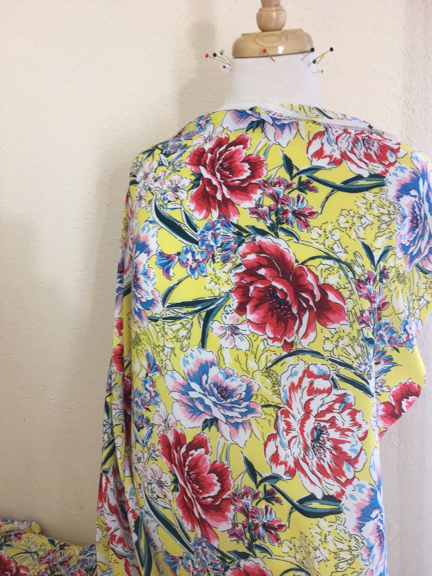 Multicolour Print Chiffon Sold By Meter, Width: 150mtr